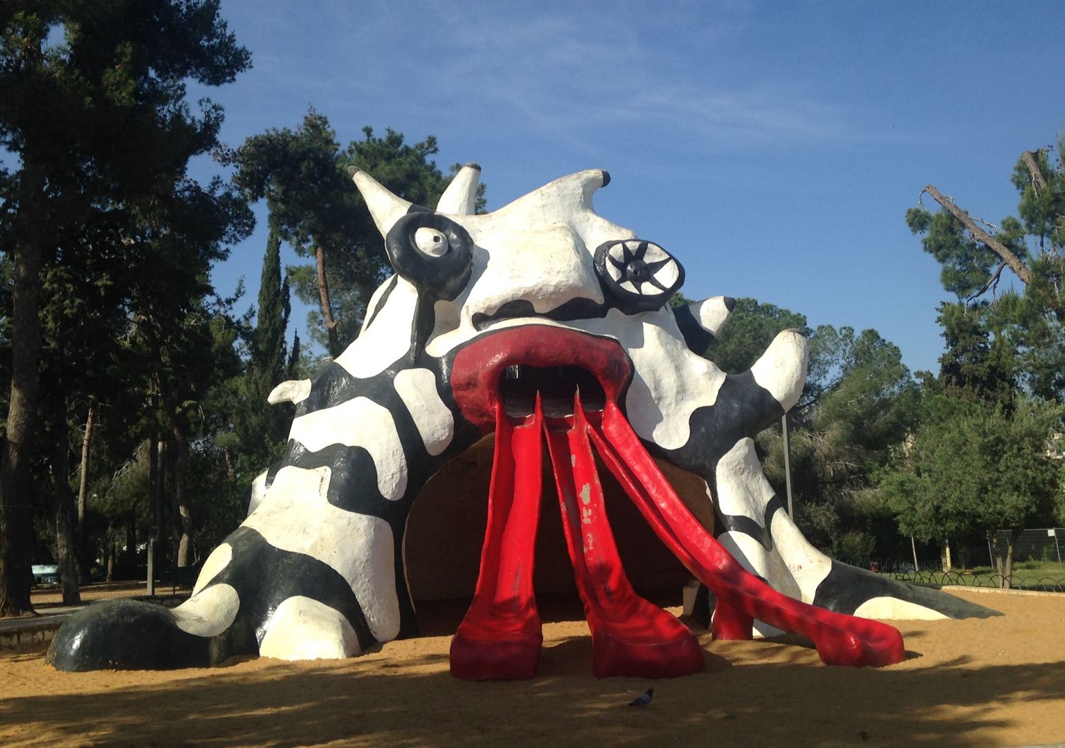 המפלצת. צילום: ניר אורטל