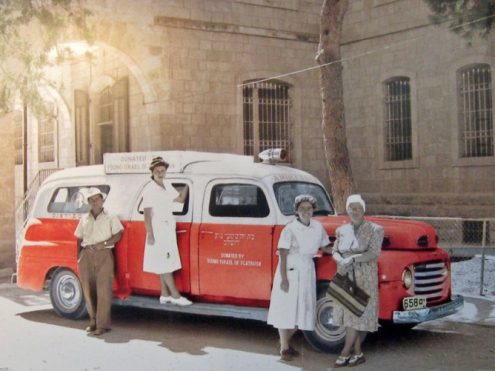 ליד בית החולים שערי צדק הישן. עיבוד ערן צירמן