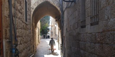 סמטאות העיר עתיקה. צילום אביגיל הופמן