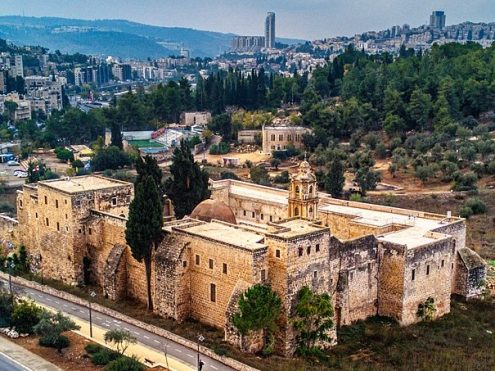 מנזר המצלבה. חגי אגמון־שניר ויקיפדיה