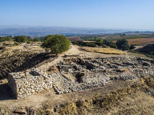 מלכים ויוגבים תל חצור