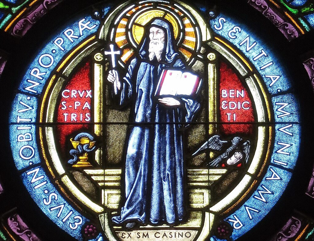 בנדיקטוס בחלון כנסייה