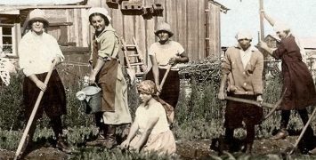 חלוצות במשק הפועלות